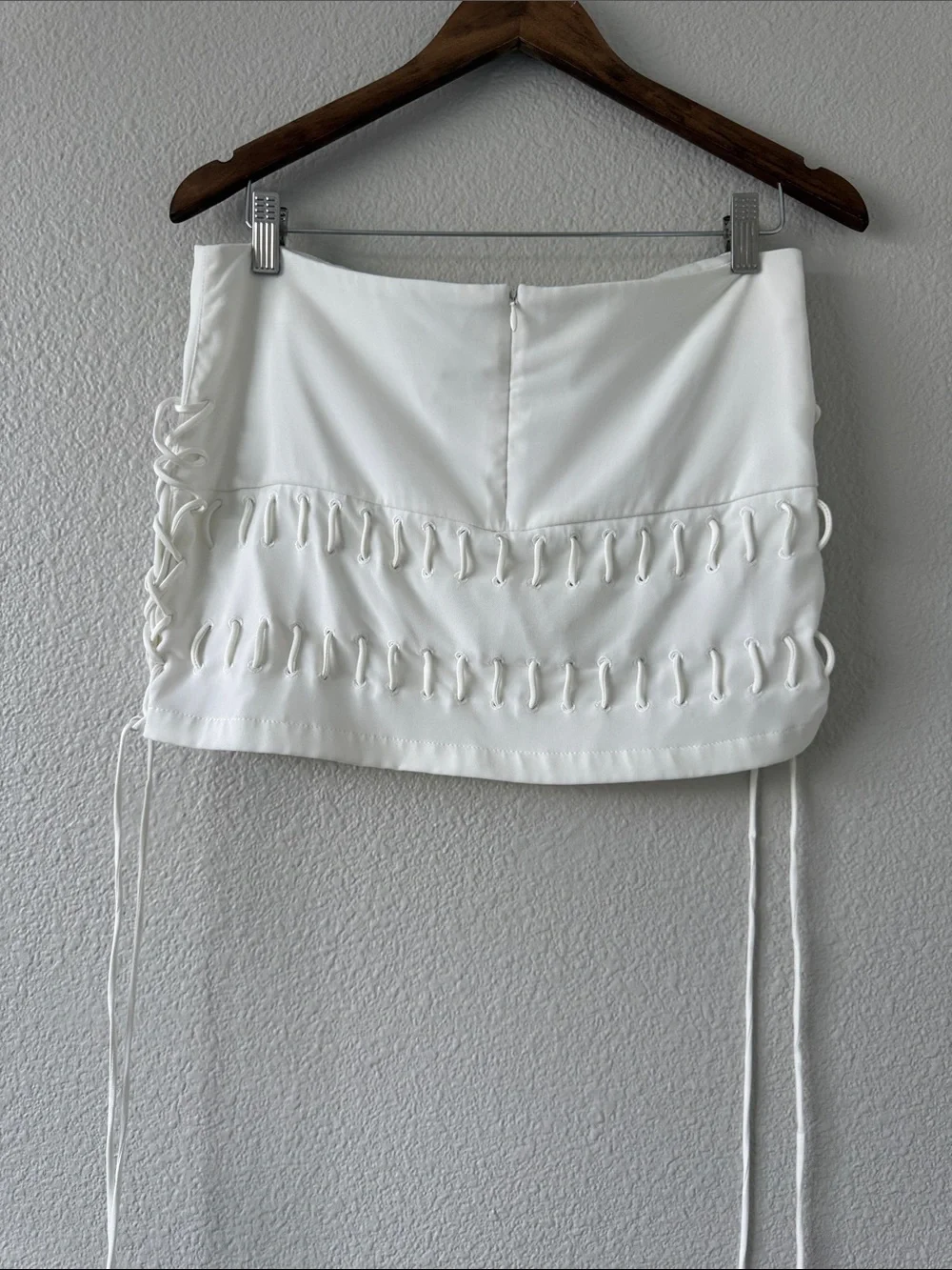 With Jéan White‎ Clement Lace up Side Tie Mini Skirt Medium